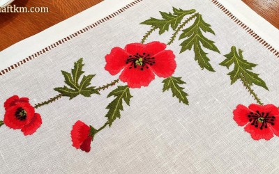 Hand-embroidered table runner "Bouquet of field poppies"