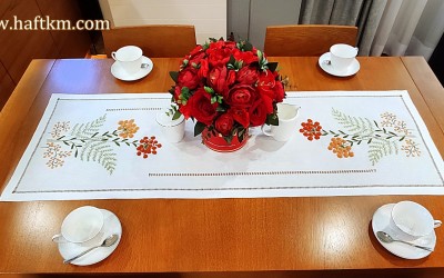 Hand-embroidered tablecloth "Natura"