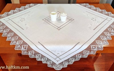 Hand-embroidered tablecloth "Róża makowska"